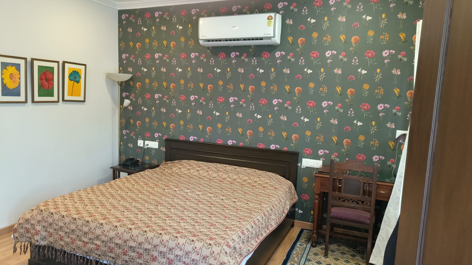 lawn in safdarjung enclave | homestay in new Delhi